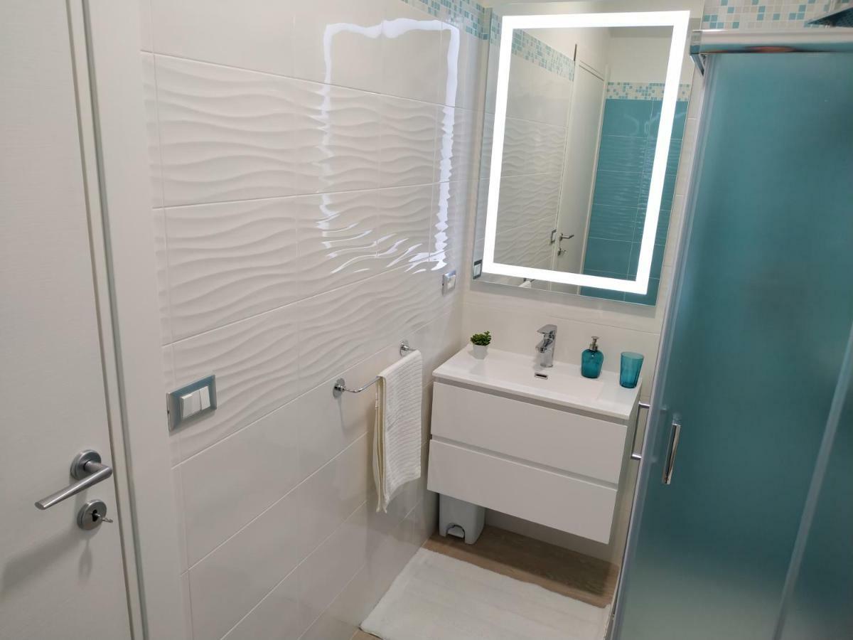 Single Room Private Bathroom
