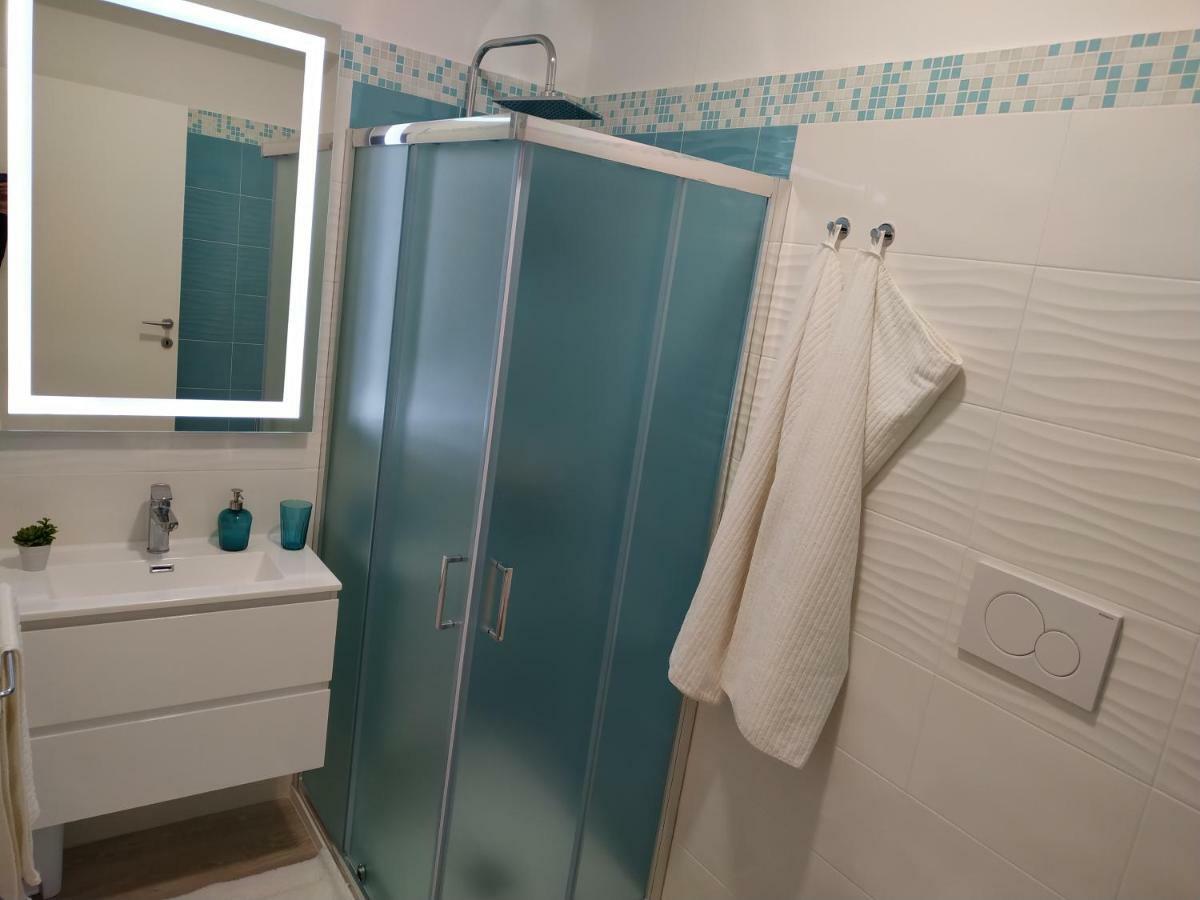 Single Room Private Bathroom